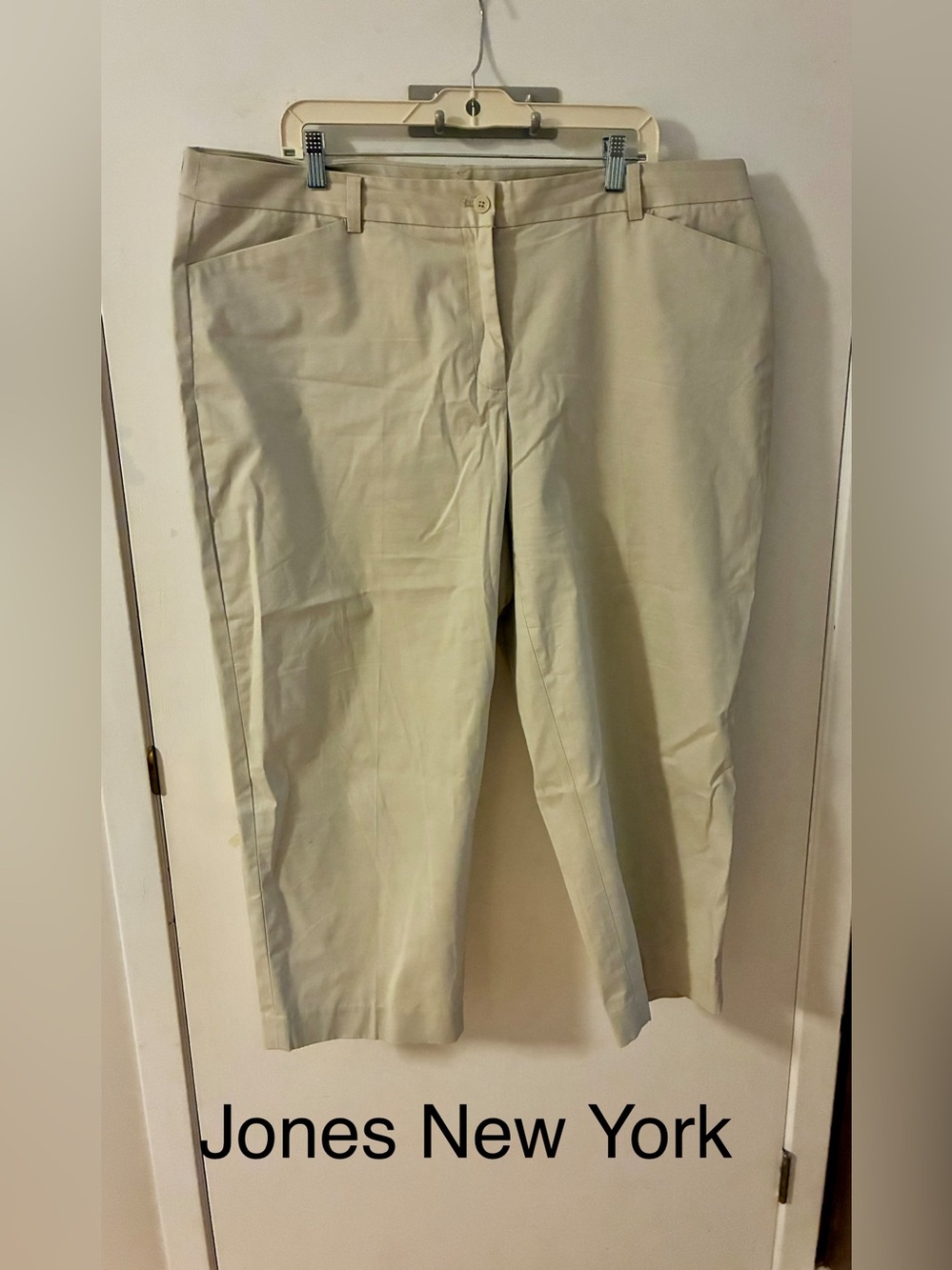 262 NWOT Jones New York brushed cotton capris